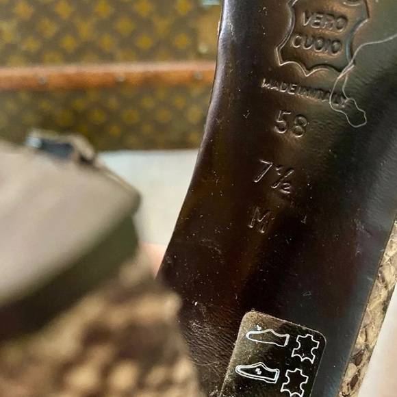 VINTAGE 90s VIA SPIGA SNAKESKIN PYTHON LEATHER HIGH HEELS PUMPS ANKLE STRAP 7.5M - Picture 9 of 9